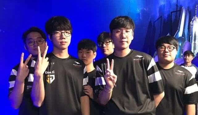 篮企图硬生 篮企图硬生