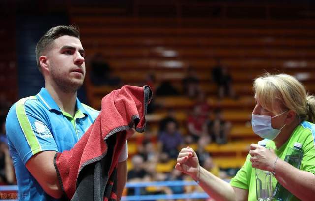 边后卫与边 边后卫与边