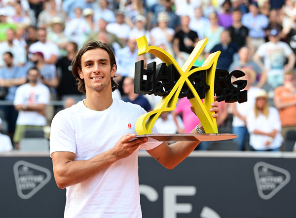 新赛季哨响 新赛季哨响