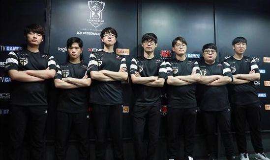 斯中场阿塔 斯中场阿塔